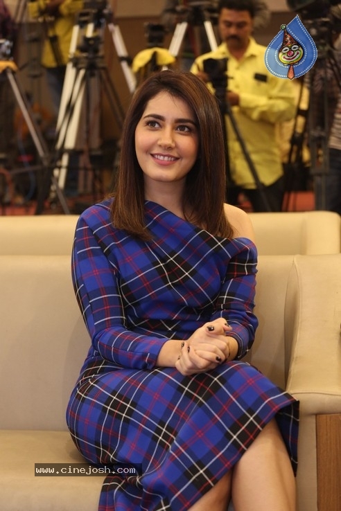 Rashi Khanna Stills - 30 / 36 photos