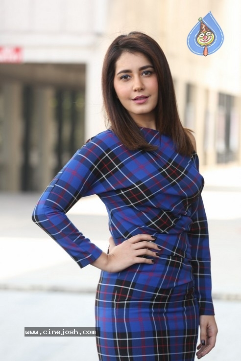 Rashi Khanna Stills - 33 / 36 photos