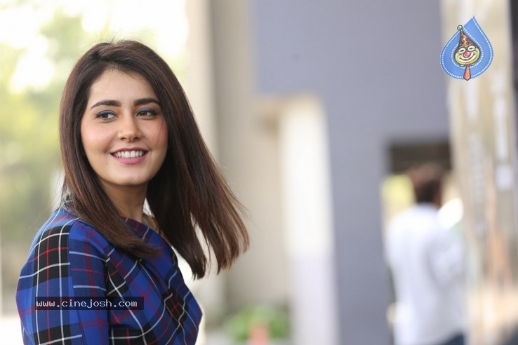 Rashi Khanna Stills - 35 / 36 photos