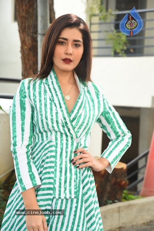 Rashi Khanna Stills - 20 / 21 photos