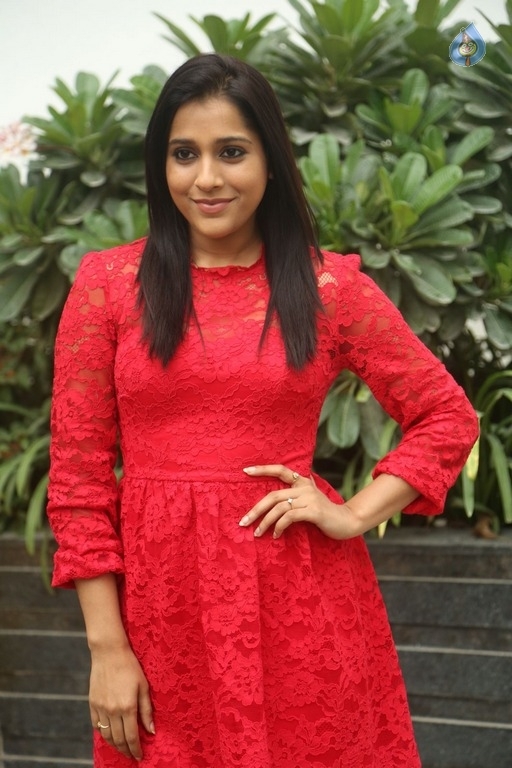 Rashmi Gautam Latest Photos - 18 / 21 photos