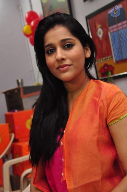 Rashmi Gautam Latest Pics - 10 / 42 photos
