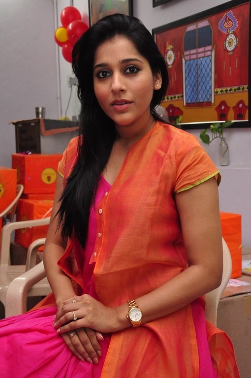 Rashmi Gautam Latest Pics - 12 / 42 photos