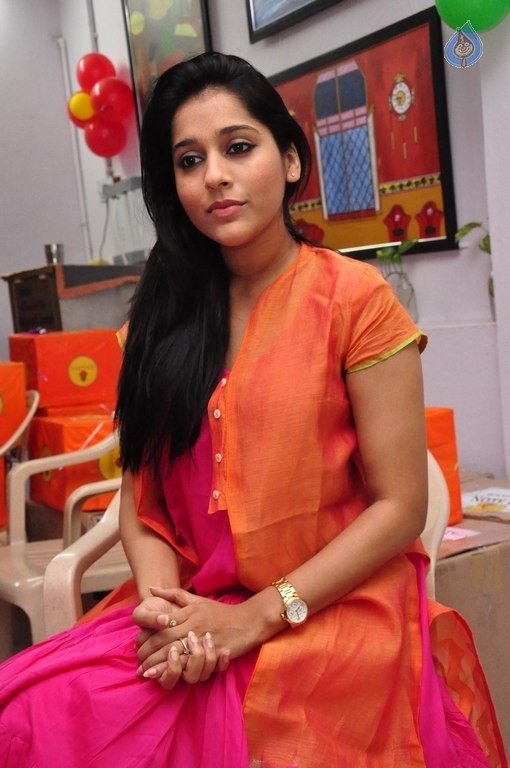 Rashmi Gautam Latest Pics - 22 / 42 photos