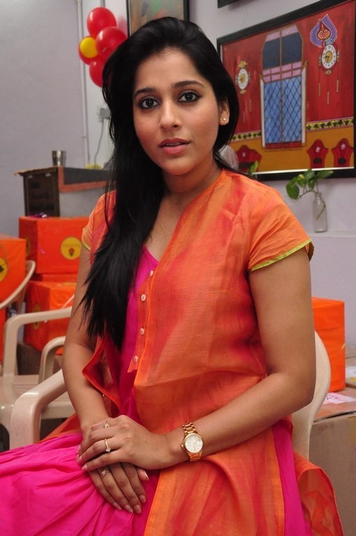 Rashmi Gautam Latest Pics - 24 / 42 photos