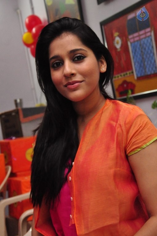 Rashmi Gautam Latest Pics - 26 / 42 photos