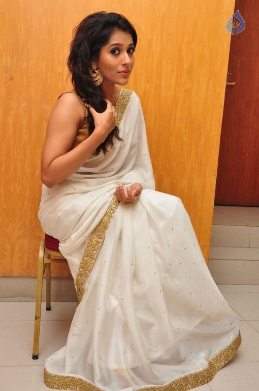 Rashmi Gautam Latest Pics - 40 / 42 photos