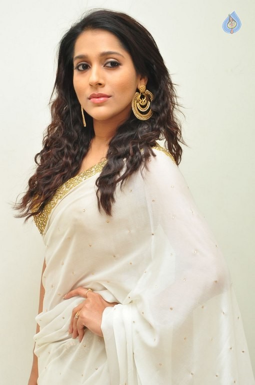 Rashmi Gautam Latest Pics - 42 / 42 photos