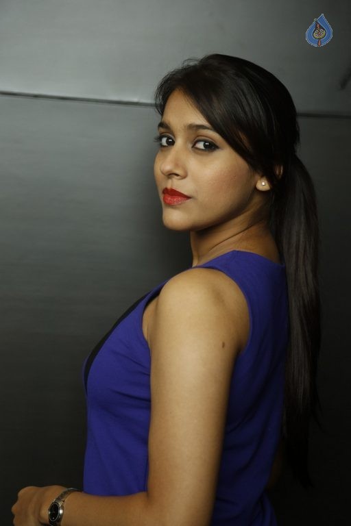 Rashmi Gautam New Photos - 29 / 75 photos