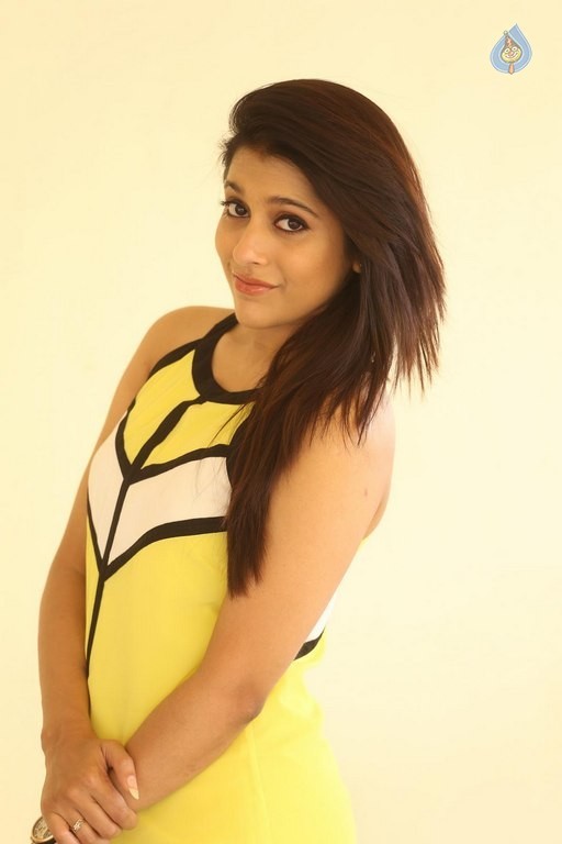 Rashmi Gautam New Pics - 24 / 42 photos