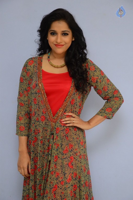 Rashmi Gautam New Stills - 35 / 39 photos