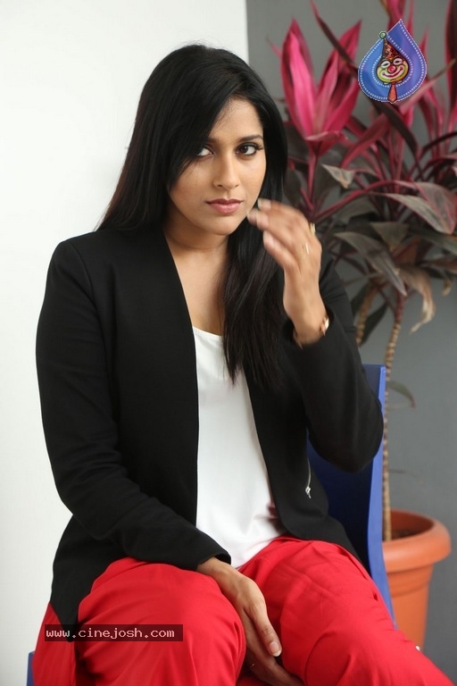 Rashmi Gautam New Stills - 23 / 31 photos