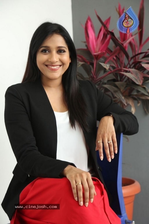 Rashmi Gautam New Stills - 25 / 31 photos