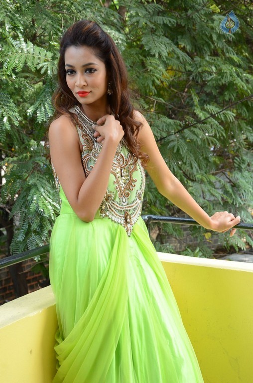 Rashmi Tagore New Pics - 2 / 17 photos