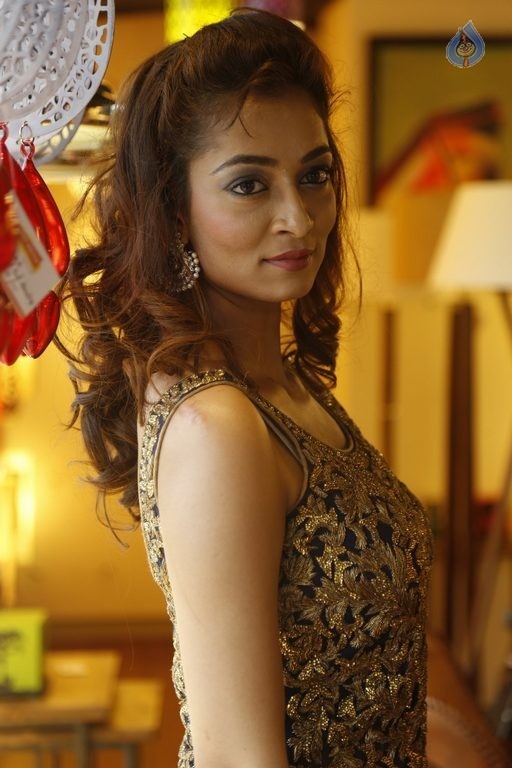Rashmi Thakur Latest Photos - 2 / 58 photos