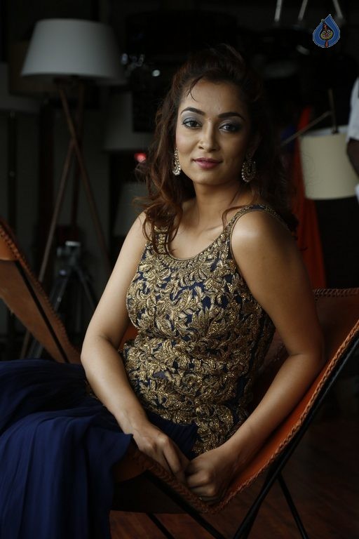 Rashmi Thakur Latest Photos - 12 / 58 photos