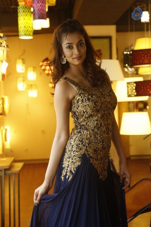 Rashmi Thakur Latest Photos - 39 / 58 photos