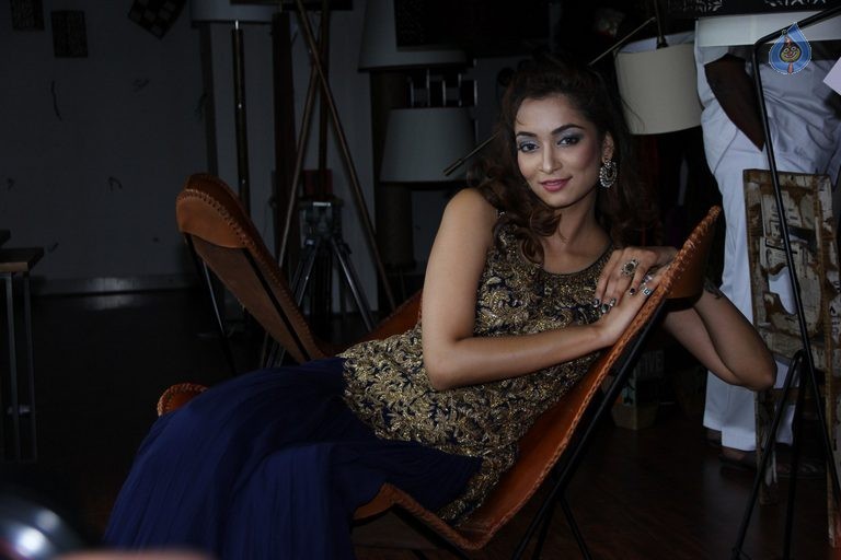 Rashmi Thakur Latest Photos - 41 / 58 photos
