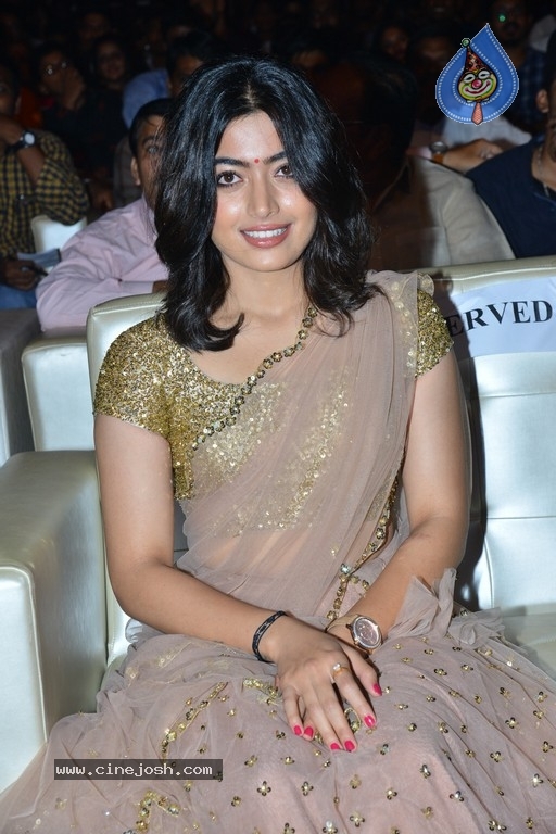 Rashmika at Geetha Govindam Pre Release Event - 5 / 15 photos