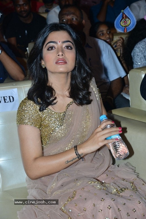 Rashmika at Geetha Govindam Pre Release Event - 13 / 15 photos