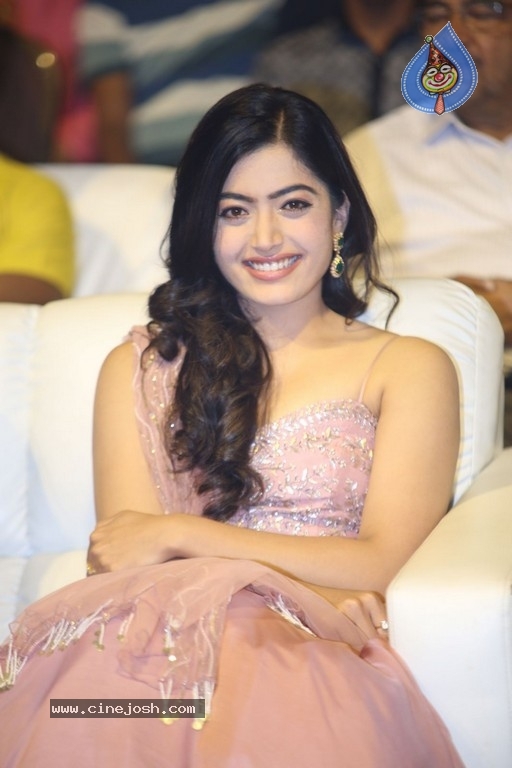 Rashmika Mandanna at Geetha Govindam Audio Launch - Photo 3 of 21 Rashmika Mandanna at Geetha Govindam Audio Launch - Photo 3 of 21
