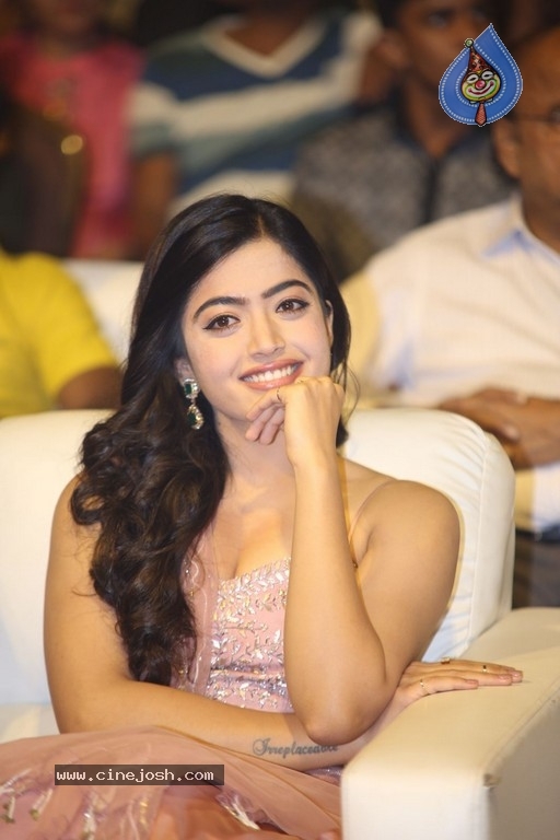 Rashmika Mandanna at Geetha Govindam Audio Launch - Photo 13 of 21 Rashmika Mandanna at Geetha Govindam Audio Launch - Photo 13 of 21