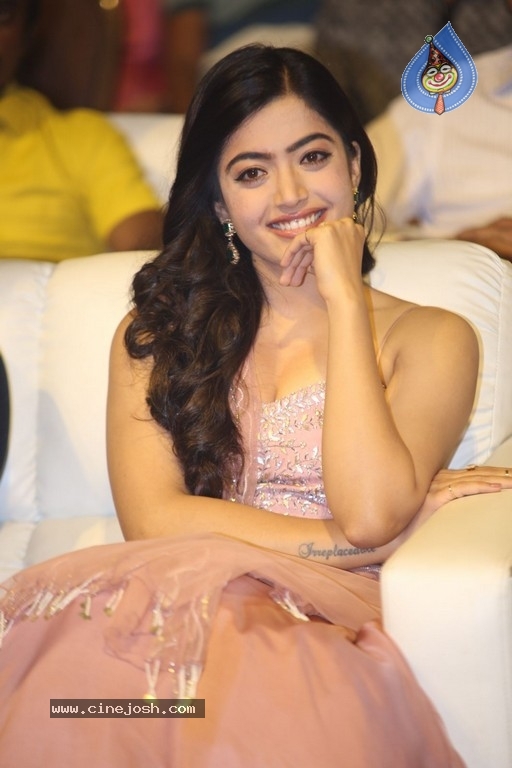 Rashmika Mandanna at Geetha Govindam Audio Launch - 14 / 21 photos