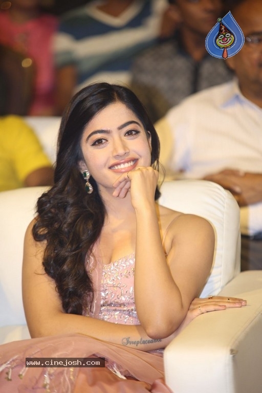 Rashmika Mandanna at Geetha Govindam Audio Launch - Photo 18 of 21 Rashmika Mandanna at Geetha Govindam Audio Launch - Photo 18 of 21
