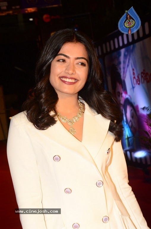 Rashmika Mandanna at Zee Cine Awards 2018 - 2 / 21 photos