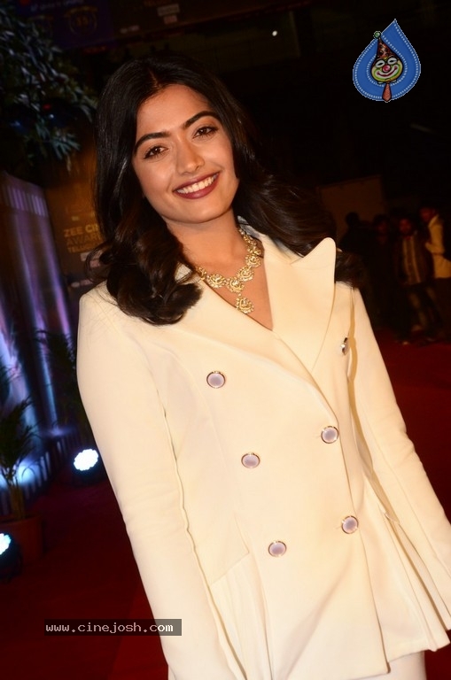 Rashmika Mandanna at Zee Cine Awards 2018 - 4 / 21 photos