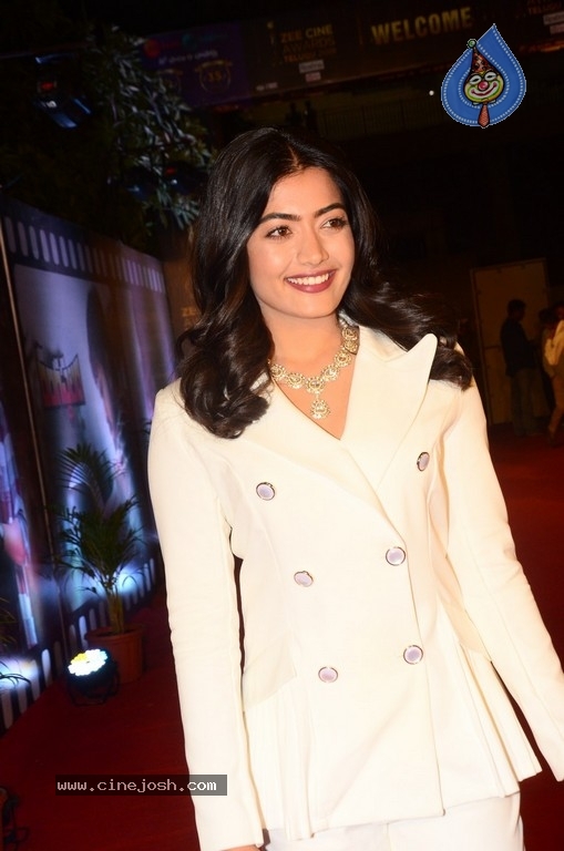 Rashmika Mandanna at Zee Cine Awards 2018 - 5 / 21 photos