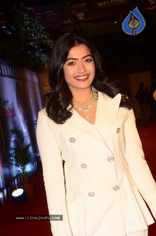 Rashmika Mandanna at Zee Cine Awards 2018 - 6 / 21 photos