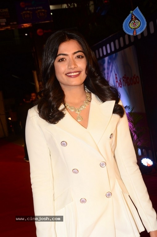 Rashmika Mandanna at Zee Cine Awards 2018 - 15 / 21 photos