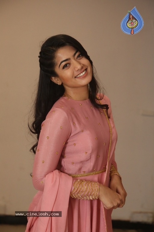 Rashmika Mandanna Latest Pics - 4 / 21 photos