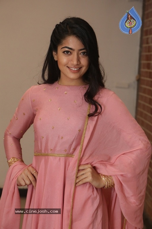 Rashmika Mandanna Latest Pics - 7 / 21 photos