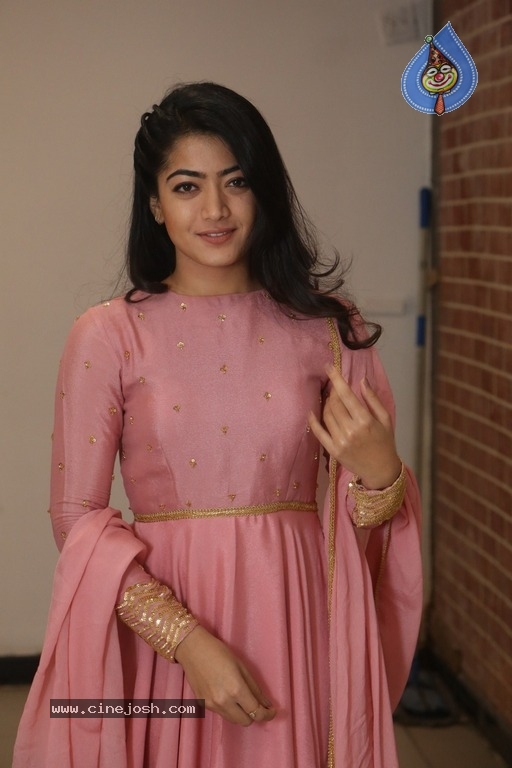 Rashmika Mandanna Latest Pics - 15 / 21 photos