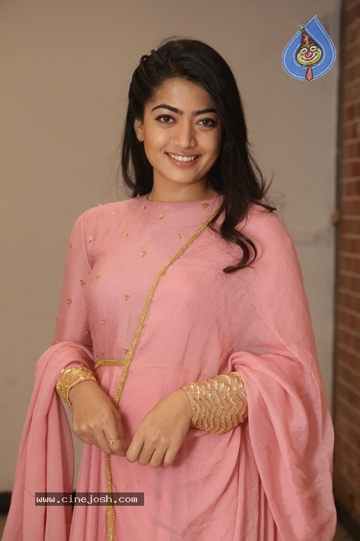 Rashmika Mandanna Latest Pics - 16 / 21 photos