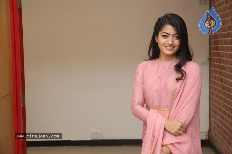 Rashmika Mandanna Latest Pics - 19 / 21 photos