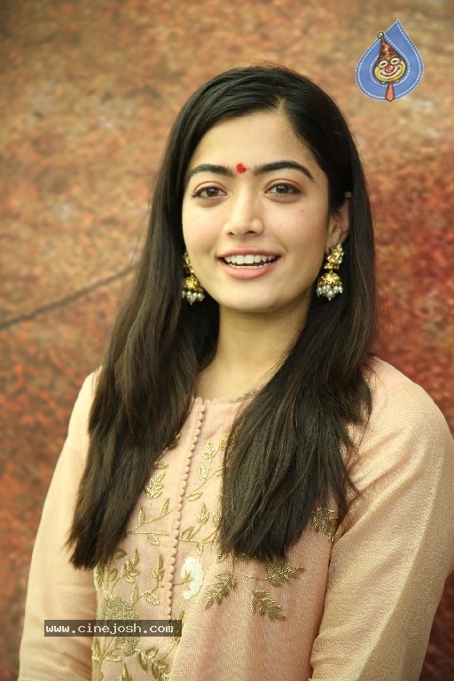 Rashmika Mandanna Photos - 2 / 21 photos