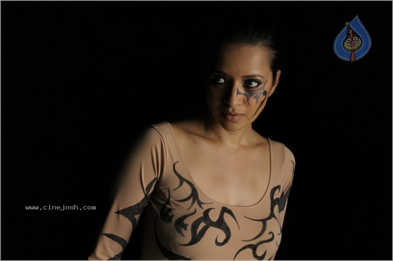 Reema Sen Spicy Stills In Yuganiki Okkadu  - 26 / 35 photos