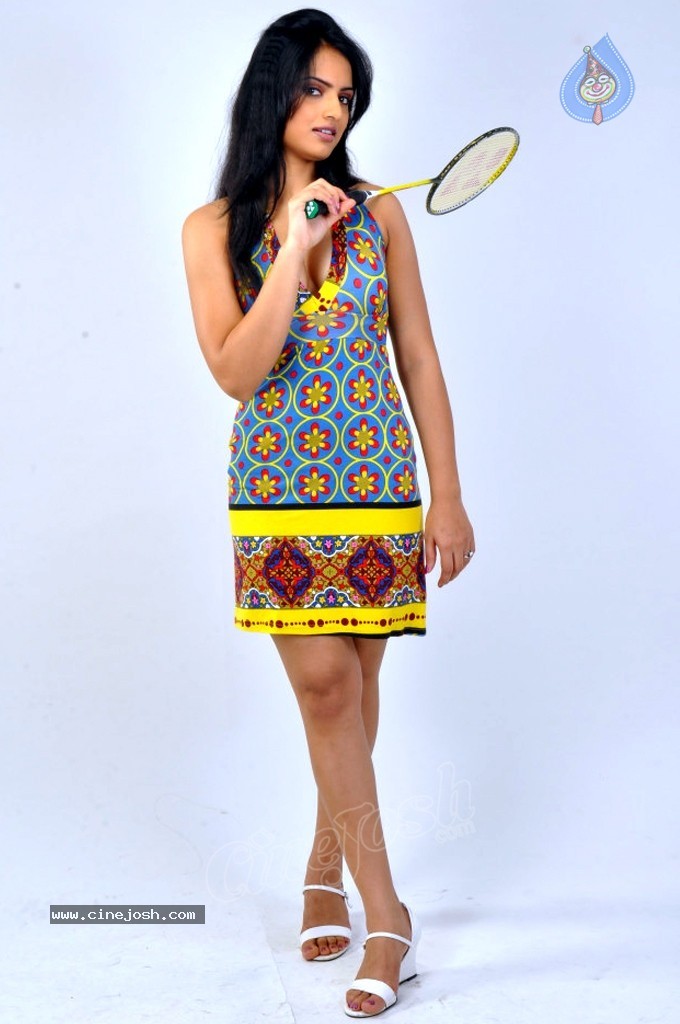 Reetu Kaur Spicy Stills - 14 / 124 photos