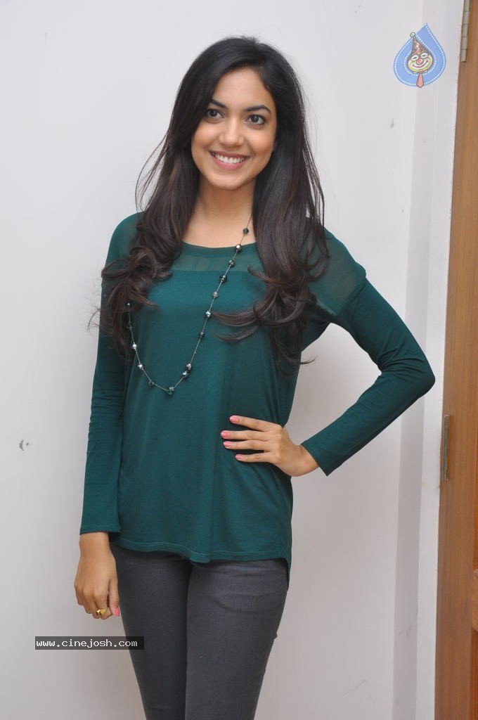 Reetu Varma Latest Pics - 11 / 47 photos