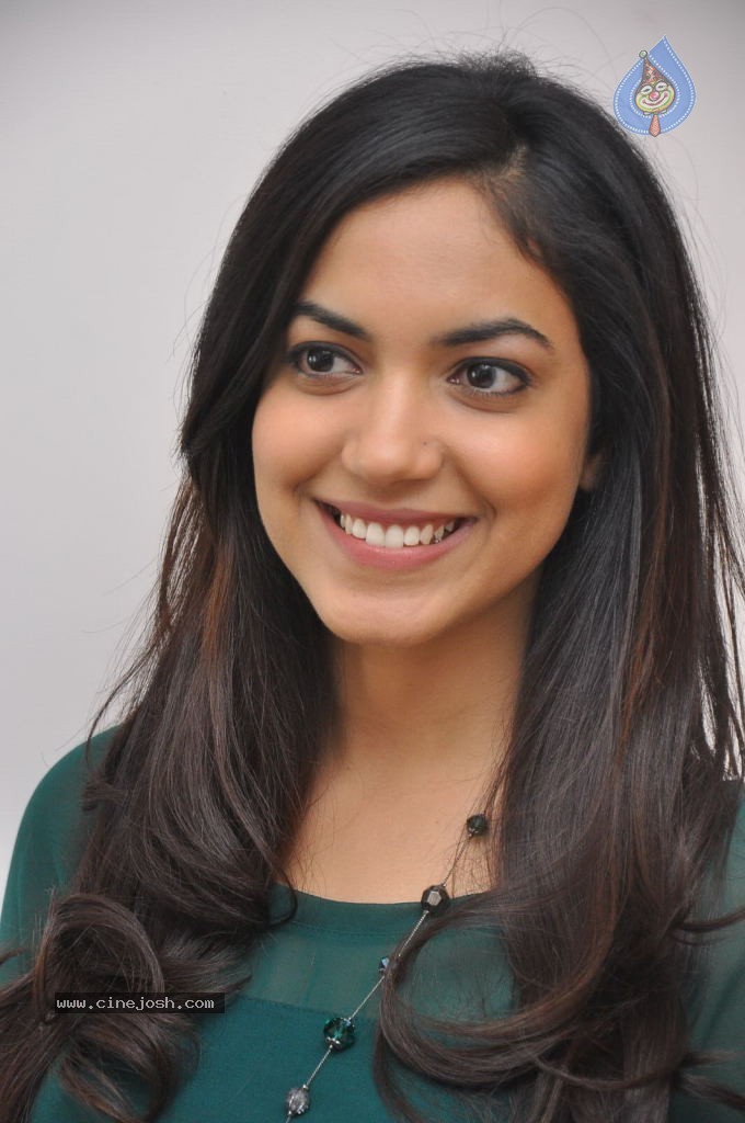 Reetu Varma Latest Pics - 26 / 47 photos
