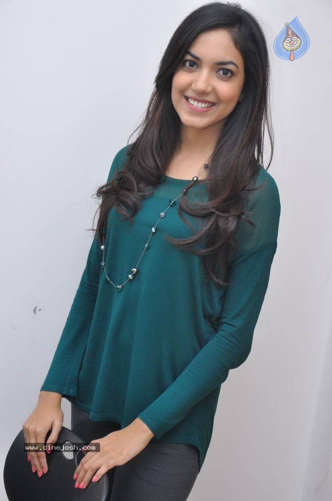 Reetu Varma Latest Pics - 28 / 47 photos