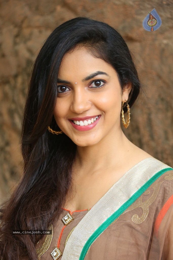 Reetu Varma Latest Stills - 15 / 58 photos