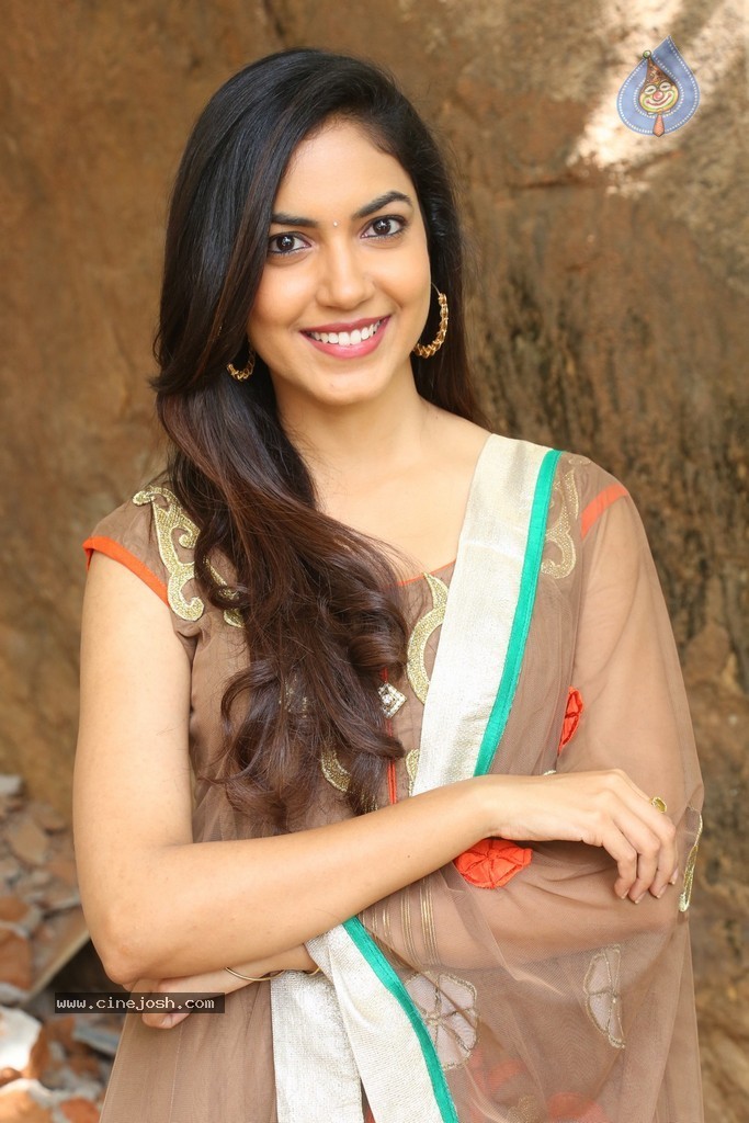 Reetu Varma Latest Stills - 54 / 58 photos
