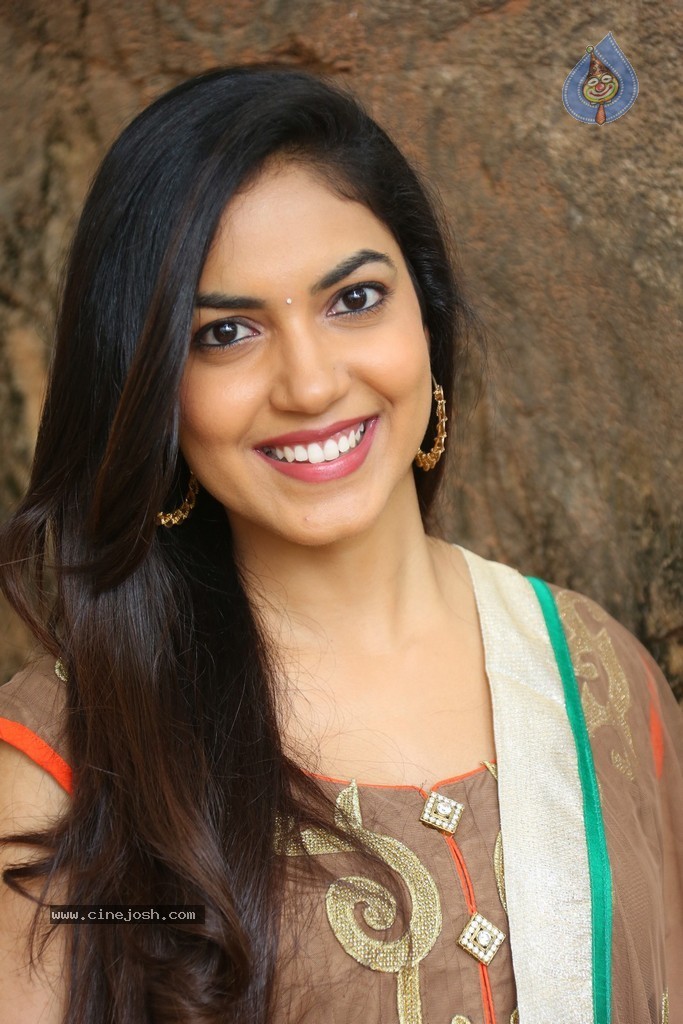 Reetu Varma Latest Stills - 55 / 58 photos