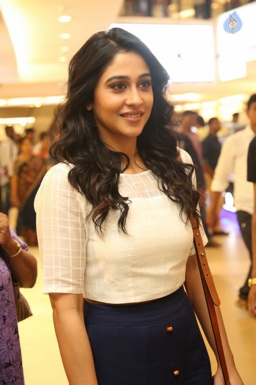 Regina at Aditya Mehta Foundation Event - 11 / 42 photos