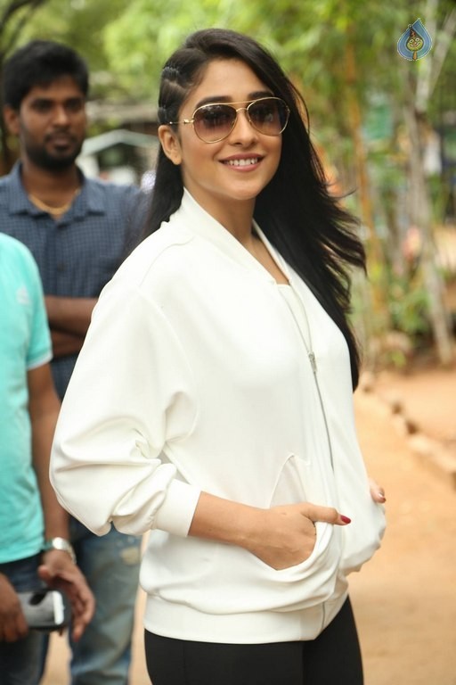 Regina at Haritha Haram Event - 22 / 33 photos