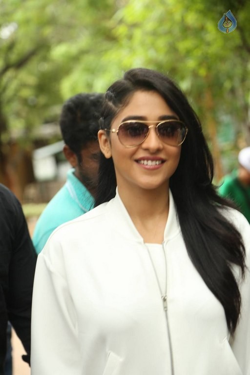 Regina at Haritha Haram Event - 26 / 33 photos